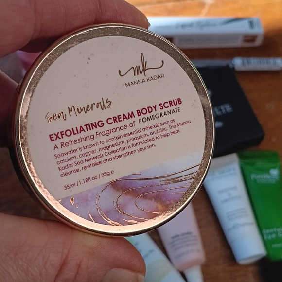 Beauty And Cosmetic Collection Of 10 Unopened  Brand Sample And Full Sizes Lot - Picture 7 of 10